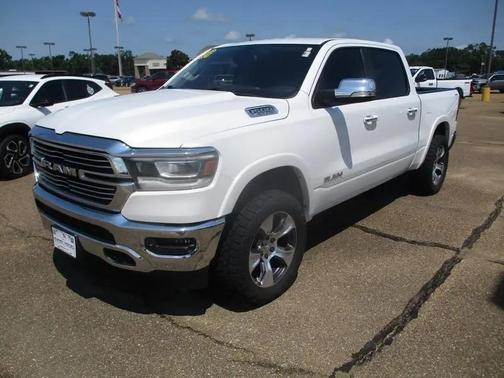 Ivory White Tri-Coat Pearlcoat 2019 RAM 1500 Laramie