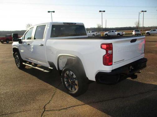2026 Chevrolet Silverado 2500 Custom