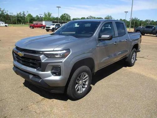 Sterling Gray Metallic 2026 Chevrolet Colorado LT