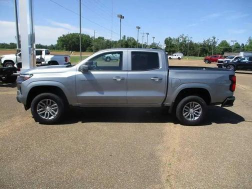 Sterling Gray Metallic 2026 Chevrolet Colorado LT