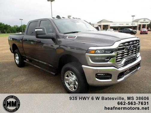 2025 RAM 2500 Tradesman Crew Cab 4x4 6'4' Box