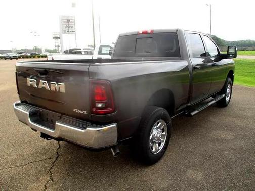 2025 RAM 2500 Tradesman Crew Cab 4x4 6'4' Box