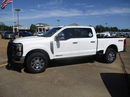 Star White Metallic Tri-Coat 2025 Ford F-250 King Ranch