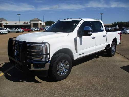 Star White Metallic Tri-Coat 2025 Ford F-250 King Ranch