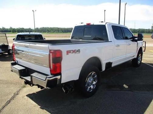 Star White Metallic Tri-Coat 2025 Ford F-250 King Ranch