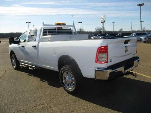 2023 RAM 2500 Tradesman Crew Cab 4x4 8' Box