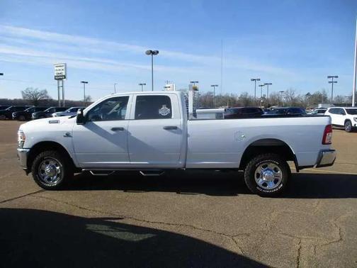 2023 RAM 2500 Tradesman Crew Cab 4x4 8' Box