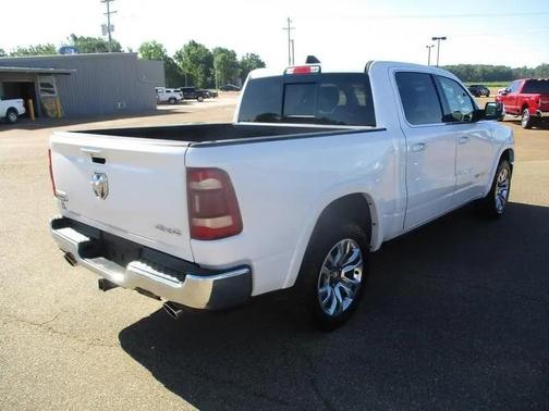 Ivory White Tri-Coat Pearlcoat 2019 RAM 1500 Longhorn