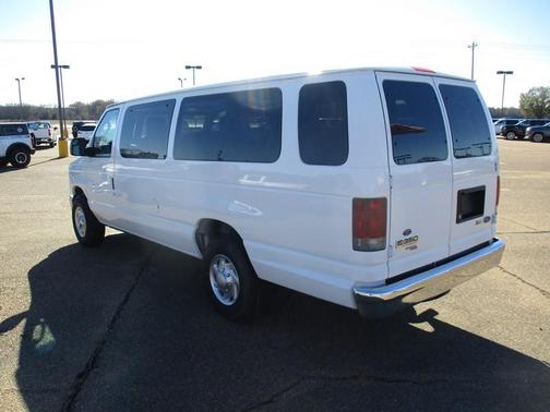 2013 Ford E350 Super Duty XLT