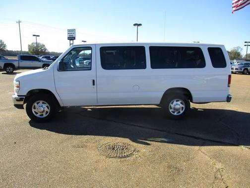 2013 Ford E350 Super Duty XLT