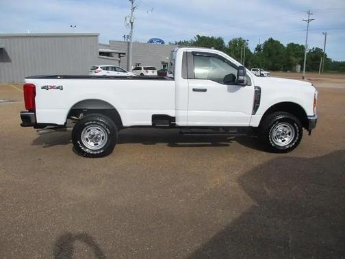 Oxford White 2024 Ford F-350 XL