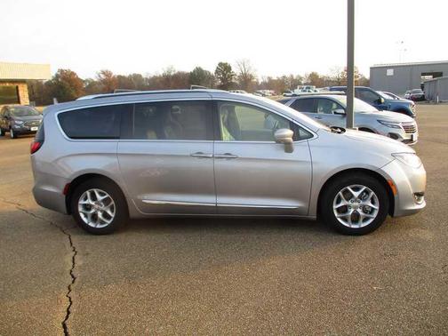 2019 Chrysler Pacifica Touring-L Plus