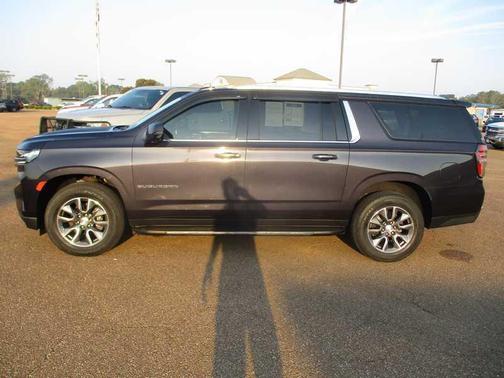 2022 Chevrolet Suburban LT