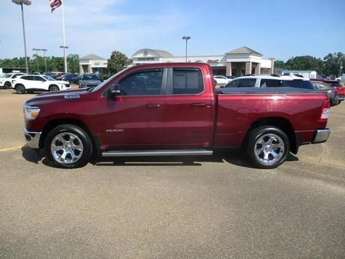 Delmonico Red Pearlcoat 2022 RAM 1500 Big Horn/Lone Star