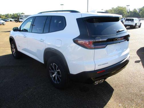 2026 GMC Acadia AWD AT4