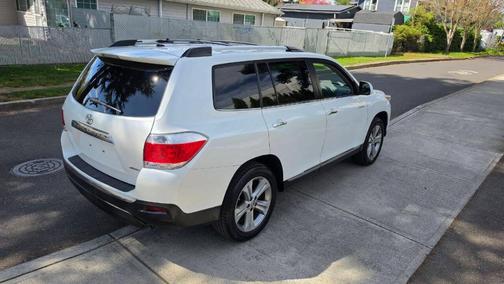 White 2011 Toyota Highlander Limited