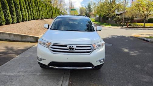White 2011 Toyota Highlander Limited