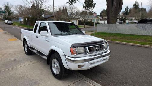 2000 Nissan Frontier XE King Cab