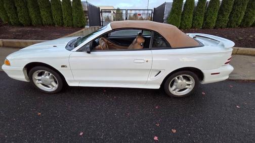 White 1995 Ford Mustang GT
