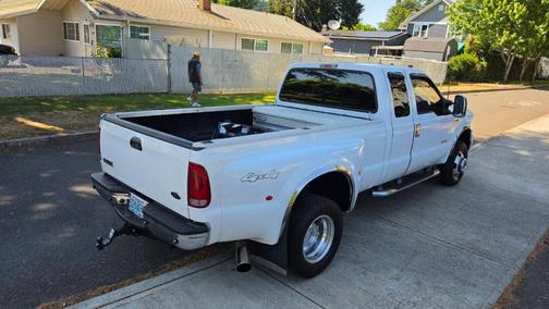 White 2007 Ford F-350 XLT