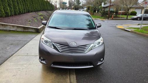 2014 Toyota Sienna XLE