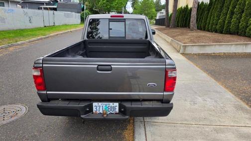 Gray 2005 Ford Ranger XLT