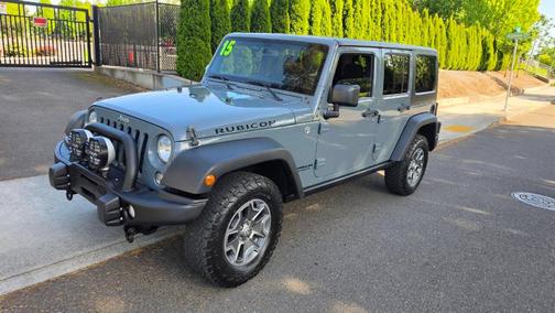 Gray 2015 Jeep Wrangler Unlimited Rubicon