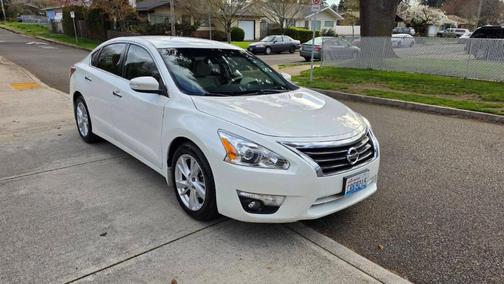 Pearl White 2015 Nissan Altima 2.5 SL