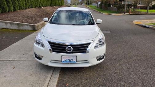 Pearl White 2015 Nissan Altima 2.5 SL