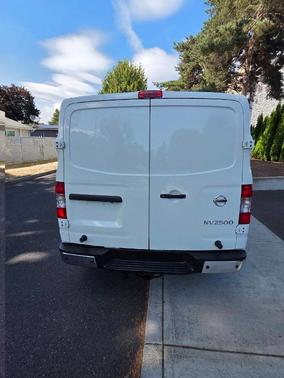 Glacier White 2018 Nissan NV Cargo NV2500 HD SL V6/SL V8