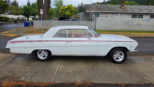 White 1962 Chevrolet Impala