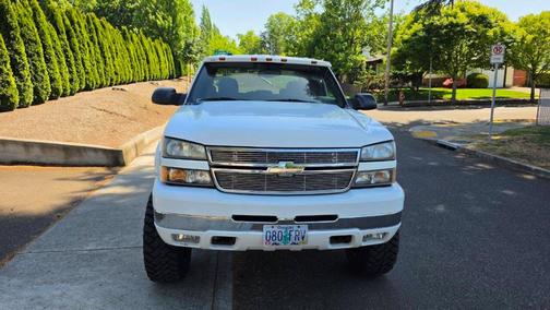 White 2005 Chevrolet Silverado 2500 LT H/D Crew Cab