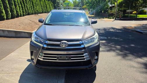 Gray 2018 Toyota Highlander Limited