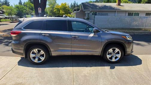 Gray 2018 Toyota Highlander Limited