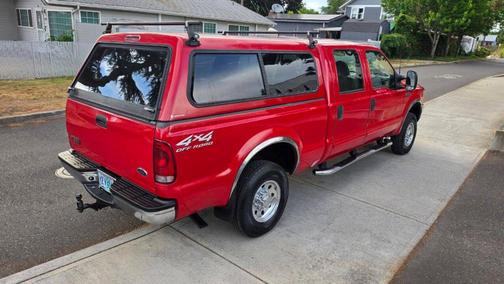 Red 2001 Ford F-250 XLT