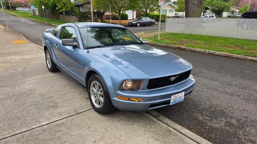 Blue 2005 Ford Mustang Premium