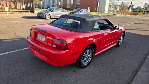 2000 Ford Mustang Base