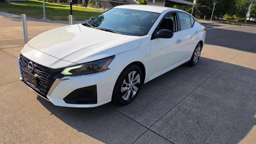 Glacier White 2024 Nissan Altima 2.5 S