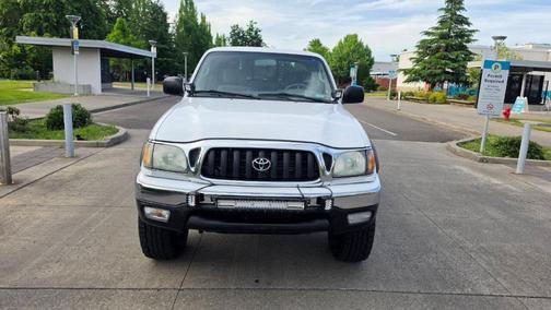 White 2004 Toyota Tacoma Xtracab