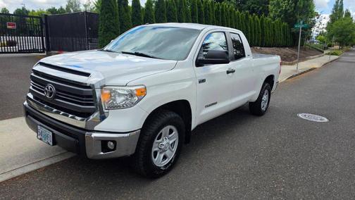 White 2014 Toyota Tundra SR5