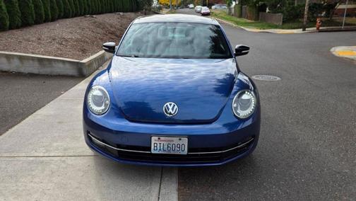 2013 Volkswagen Beetle TURBO W/ SUNROOF SOUND AND NAVIGATION ENDS 1/13