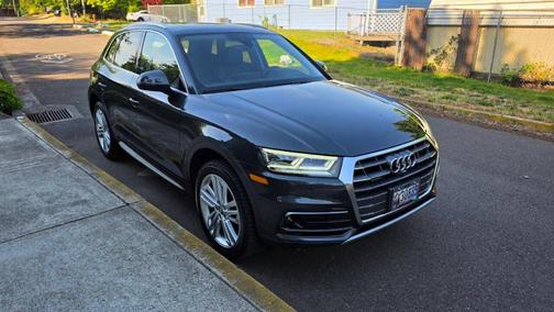 Manhattan Gray Metallic 2018 Audi Q5 2.0T Prestige