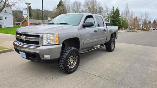 Gray 2007 Chevrolet Silverado 1500 LT1 Crew Cab