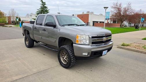 Gray 2007 Chevrolet Silverado 1500 LT1 Crew Cab