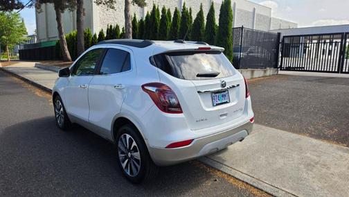 White 2018 Buick Encore Essence