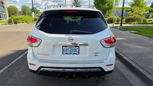 Moonlight White 2014 Nissan Pathfinder SL