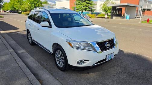 Moonlight White 2014 Nissan Pathfinder SL