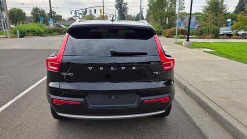 2020 Volvo XC40 T5 Momentum