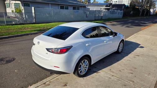 2017 Toyota Yaris iA Base