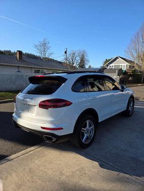 2016 Porsche Cayenne Base